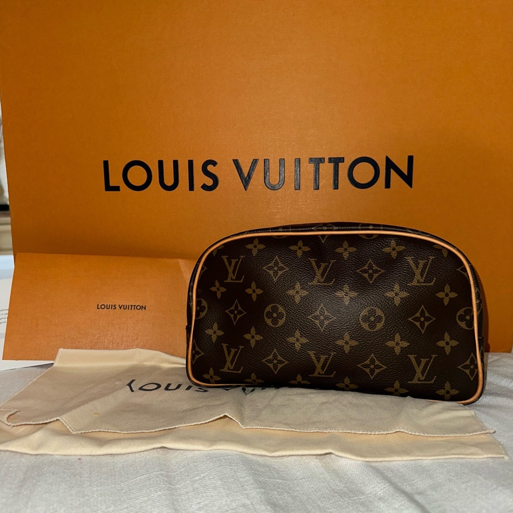 Authentic Louis Vuitton Monogram Cosmetic bag